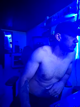 Snapshot of Verdugo2077 chatting on 10-14-25, 04:24 Verdugo2077 online show from 10-14-25, 04:24