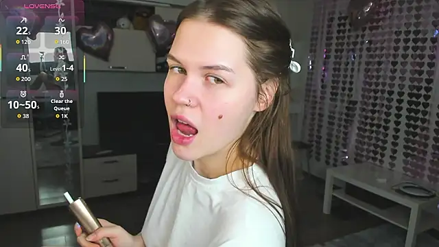 Snapshot of HeatherNextDoor chatting on 02-10-26, 04:49 HeatherNextDoor online show from 02-10-26, 04:49