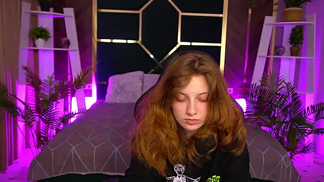 CuteeFoxy online show from 11-14-25, 02:16