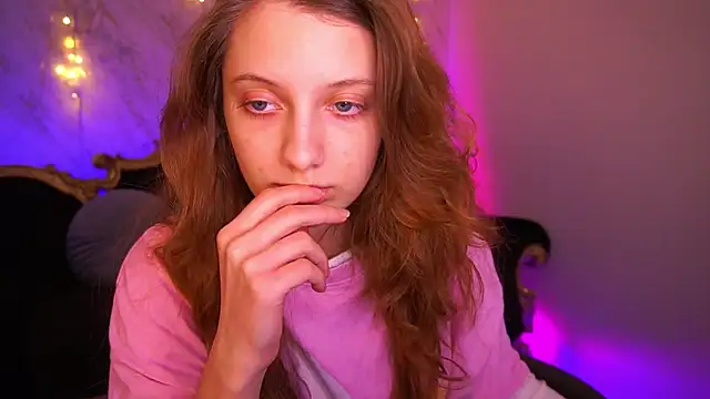 Snapshot of CuteeFoxy chatting on 02-07-26, 02:43 CuteeFoxy online show from 02-07-26, 02:43