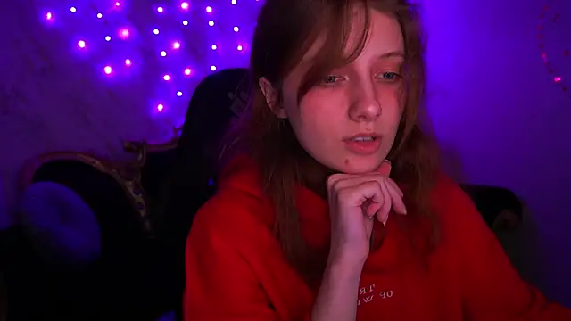 Snapshot of CuteeFoxy chatting on 02-14-26, 02:47 CuteeFoxy online show from 02-14-26, 02:47