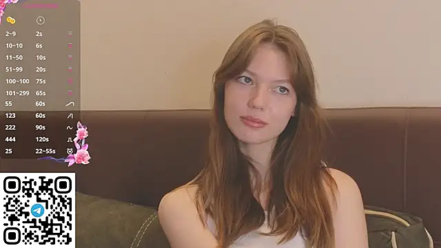 Snapshot of Erosyne chatting on 10-29-25, 03:36 Erosyne online show from 10-29-25, 03:36