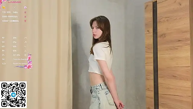 Snapshot of Erosyne chatting on 11-13-25, 05:12 Erosyne online show from 11-13-25, 05:12