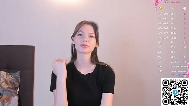 Snapshot of Erosyne chatting on 11-19-25, 05:24 Erosyne online show from 11-19-25, 05:24