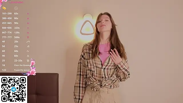 Snapshot of Erosyne chatting on 11-24-25, 05:12 Erosyne online show from 11-24-25, 05:12