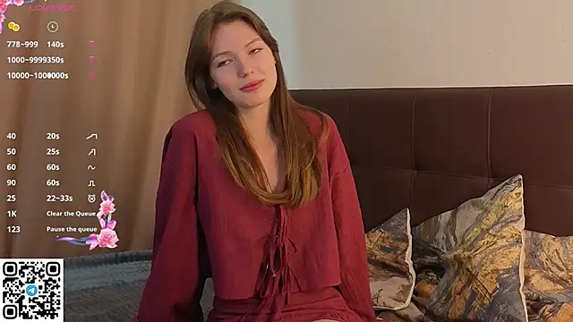 Snapshot of Erosyne chatting on 11-30-25, 05:06 Erosyne online show from 11-30-25, 05:06