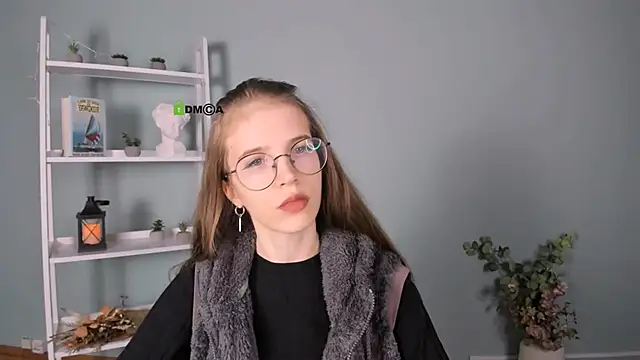 lulu fly  online show from 11-04-25, 07:46