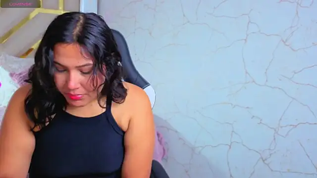 luna jonezz online show from 11-11-25, 11:10