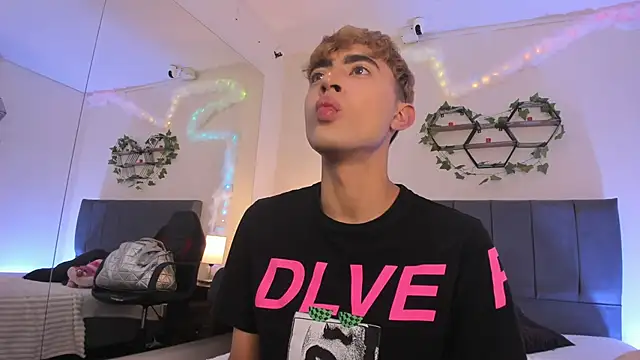 JustinCastiblanco online show from 12-01-25, 11:26