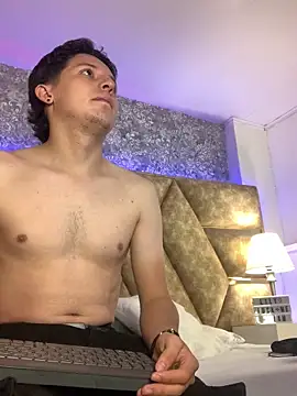 Snapshot of SsexCouplee chatting on 02-16-26, 11:39 SsexCouplee online show from 02-16-26, 11:39