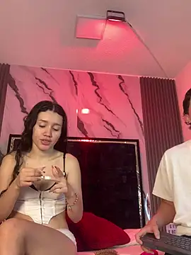 Snapshot of SsexCouplee chatting on 02-27-26, 11:32 SsexCouplee online show from 02-27-26, 11:32