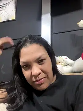 Zamariah online show from 12-19-25, 04:19