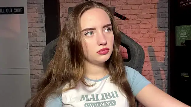 GreatMolly online show from 10-22-25, 06:24