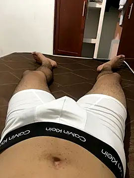 Snapshot of Muchachito18 chatting on 11-05-25, 04:12 Muchachito18 online show from 11-05-25, 04:12