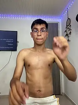 Snapshot of Muchachito18 chatting on 02-01-26, 05:06 Muchachito18 online show from 02-01-26, 05:06