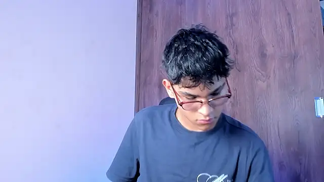 Snapshot of Muchachito18 chatting on 02-05-26, 08:57 Muchachito18 online show from 02-05-26, 08:57