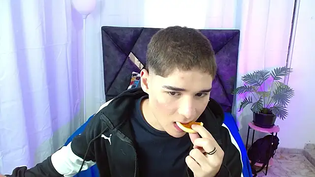 Mattass18 online show from 10-18-25, 01:34