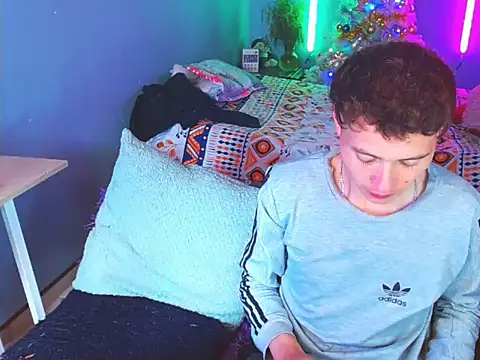 Latin boysxxxx online show from 12-15-25, 09:08