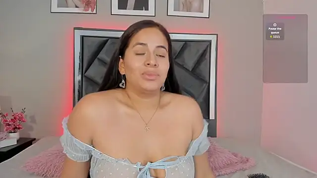 Snapshot of zoe_longhair chatting on 10-24-25, 06:37 zoe longhair online show from 10-24-25, 06:37