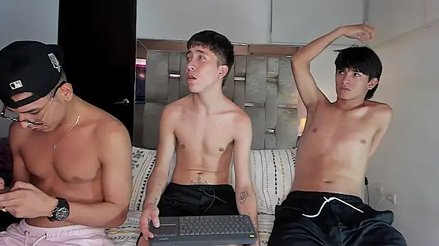 Sex hotmen online show from 10-17-25, 12:14