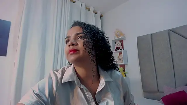 Miaa Star1 online show from 11-25-25, 01:22