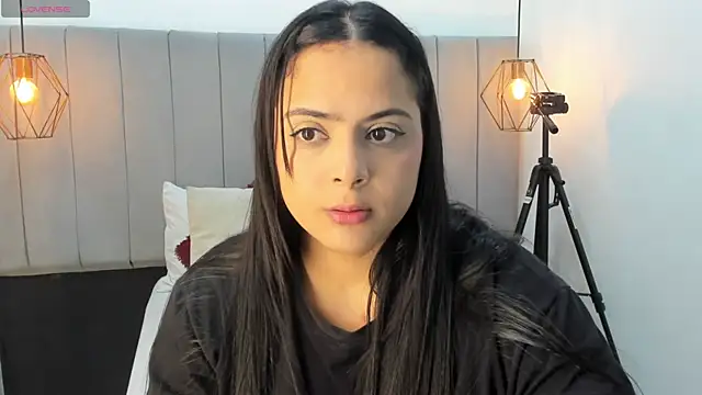 Pamela occoner  online show from 11-19-25, 04:18