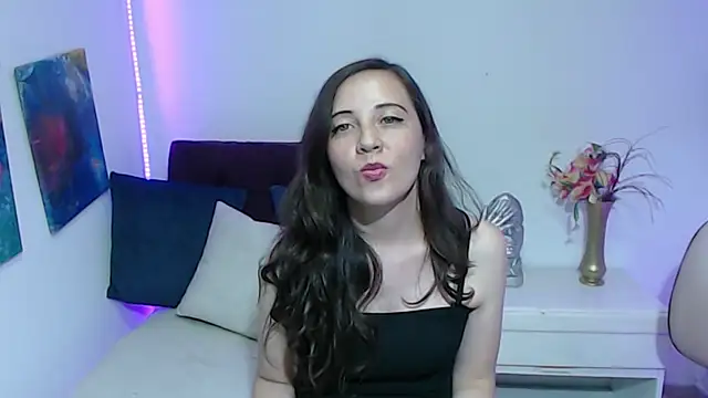 Snapshot of SolSmithh chatting on 10-20-25, 11:05 SolSmithh online show from 10-20-25, 11:05