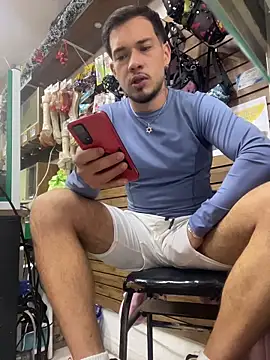 Leonardmoppet online show from 12-16-25, 10:37