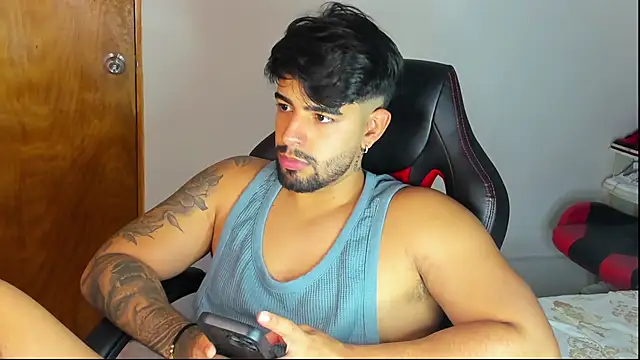 maximo black  online show from 12-02-25, 02:06