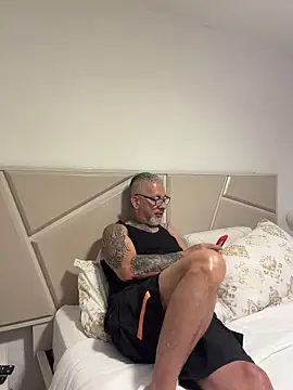 roygomez online show from 10-17-25, 05:04