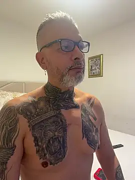 roygomez online show from 10-24-25, 04:14