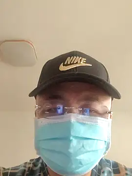 caige8888 online show from 10-18-25, 07:09