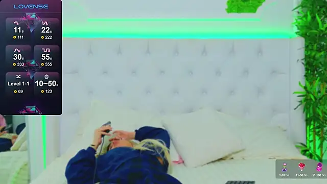 Snapshot of AriannaSins chatting on 01-30-25, 07:26 AriannaSins online show from 01-30-25, 07:26