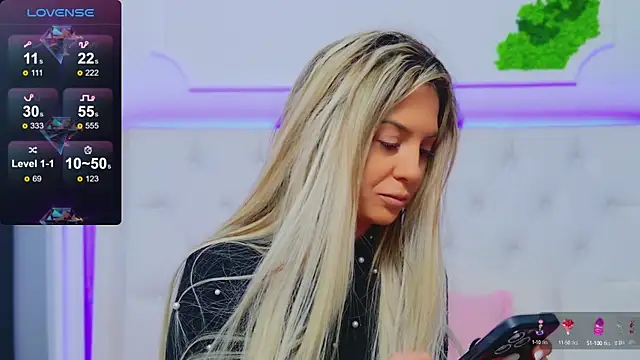 Snapshot of AriannaSins chatting on 01-31-25, 03:33 AriannaSins online show from 01-31-25, 03:33