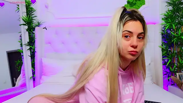 Snapshot of AriannaSins chatting on 12-01-25, 01:16 AriannaSins online show from 12-01-25, 01:16