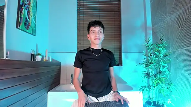 Snapshot of Tiam_muller chatting on 10-25-25, 03:58 Tiam muller online show from 10-25-25, 03:58