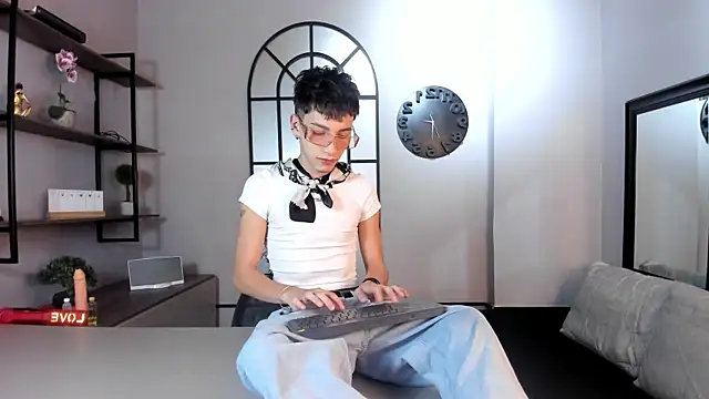 Snapshot of Tiam_muller chatting on 11-15-25, 08:05 Tiam muller online show from 11-15-25, 08:05