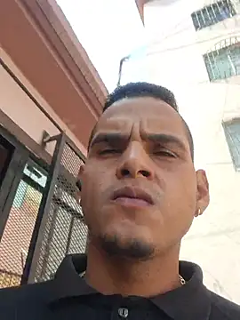 Snapshot of Daiberrubio chatting on 12-14-25, 05:40 Daiberrubio online show from 12-14-25, 05:40