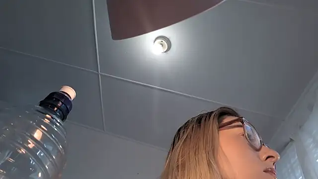 Snapshot of DemigoddessLexie chatting on 10-25-25, 04:31 DemigoddessLexie online show from 10-25-25, 04:31