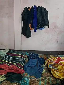 Snapshot of sweet_couple99 chatting on 12-02-25, 07:03 sweet couple99 online show from 12-02-25, 07:03