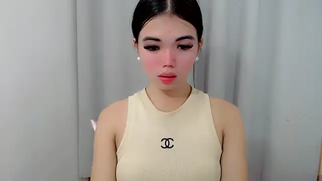 Snapshot of Urcutie_Ayah chatting on 10-17-25, 06:38 Urcutie Ayah online show from 10-17-25, 06:38