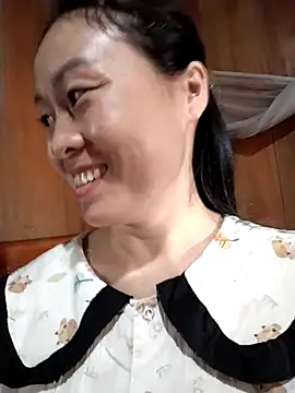 Snapshot of Spring-mky chatting on 10-26-25, 03:56 Spring-mky online show from 10-26-25, 03:56