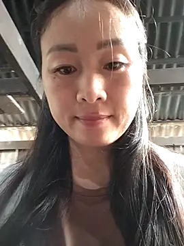 Snapshot of Spring-mky chatting on 10-29-25, 03:20 Spring-mky online show from 10-29-25, 03:20