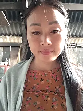 Snapshot of Spring-mky chatting on 10-31-25, 04:13 Spring-mky online show from 10-31-25, 04:13