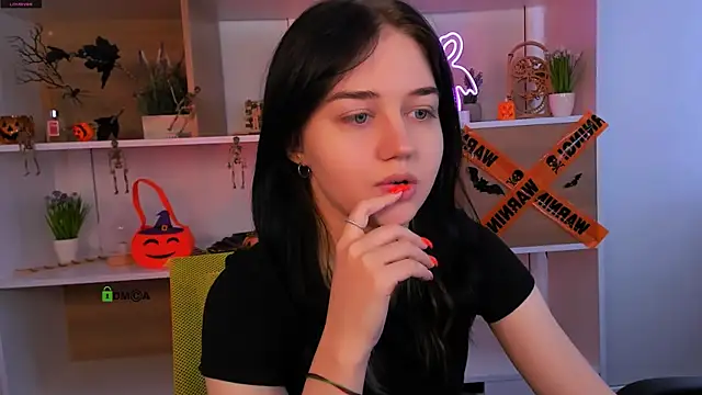 miki ti online show from 10-30-25, 09:22