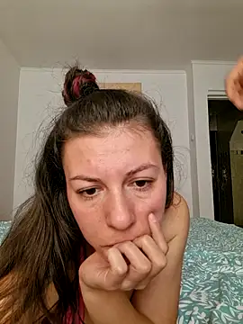 Snapshot of CrazyInTwo chatting on 10-23-25, 11:42 CrazyInTwo online show from 10-23-25, 11:42