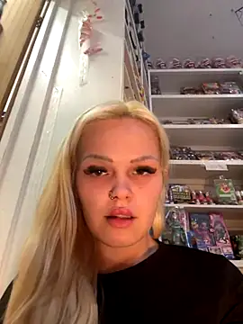 CherryXOX- online show from 11-08-25, 01:00