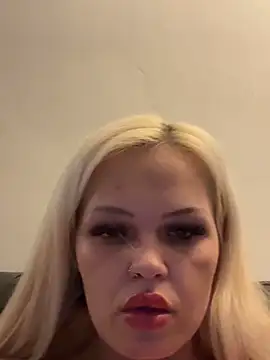 CherryXOX- online show from 11-24-25, 09:36