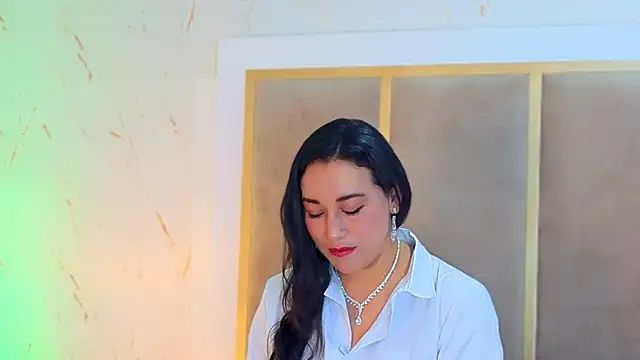 Elizabeth bennett 6 online show from 10-25-25, 12:02