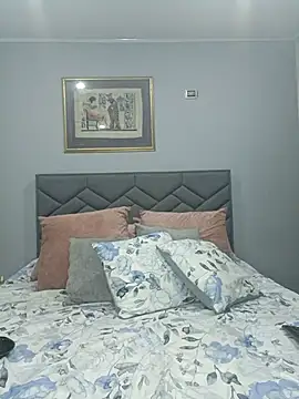 Elizabeth bennett 6 online show from 04-12-26, 03:44